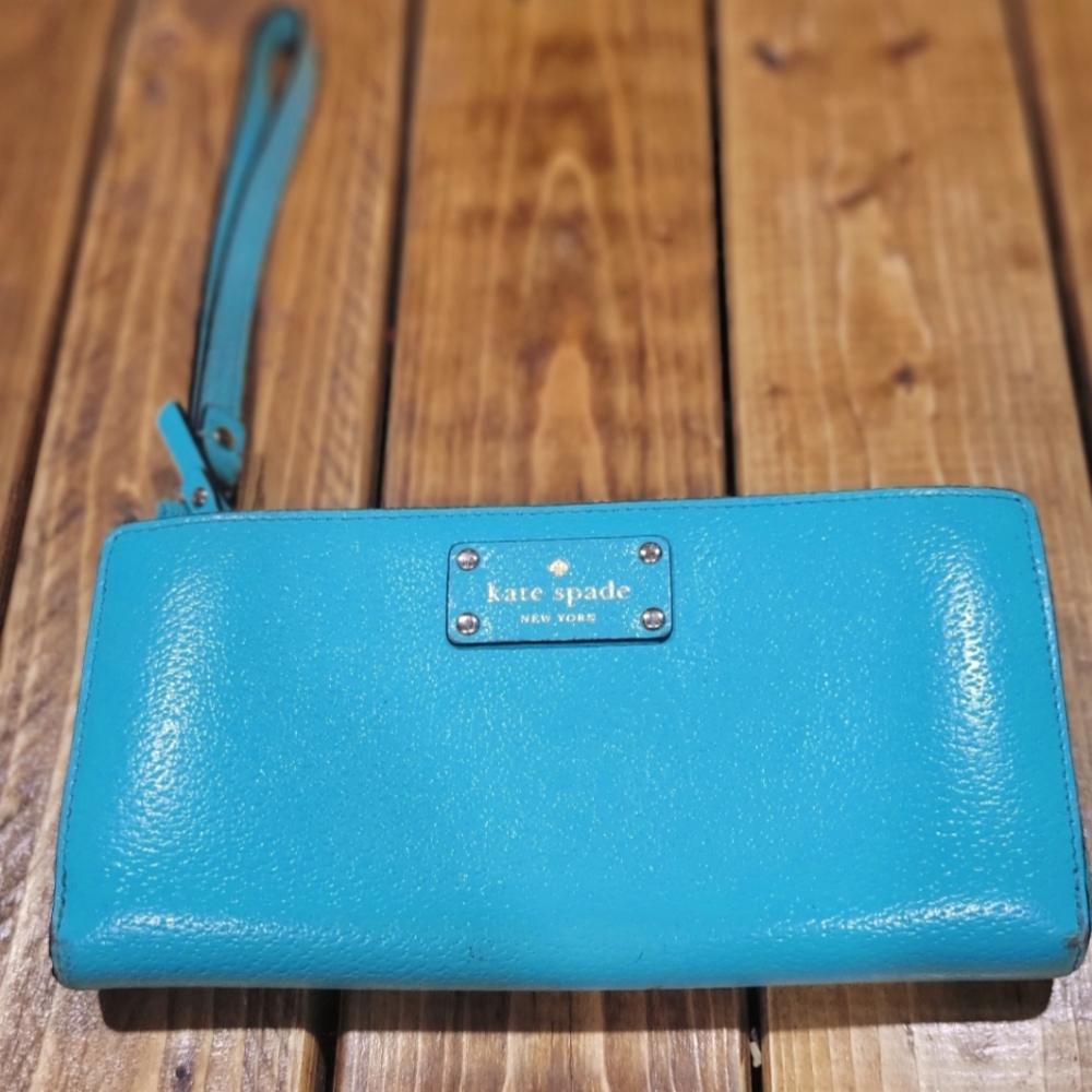 Kate Spade wallet w/wristlet